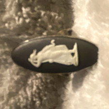 Wedgwood Oval Black & White Cameo Style Signet Ring White Figure, Size 6 vintage picture