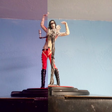 Marilyn Manson  knuckle bonz statue  /3000 picture