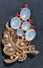 Vtg 1940s Crown 👑 Trifari Gold Plated Sterling Grapes Dress Clip Ruby Moonstone picture