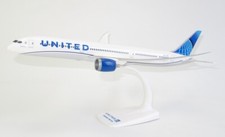 New PPC 222147 United Airlines B787-10 Dreamliner Snap-Fit 1/200 scale model picture