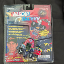 Tiger Electronics NASCAR Racers Jeff Gordon Handheld Electronic Game 1999 picture