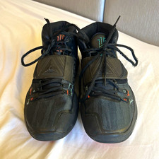 Nike Kyrie 6 Men's Black Mid Top Lace-Up Basketball Athletic Sneaker picture