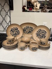 Pfaltzgraff Folk Art Stoneware 16-Piece Dinnerware Set Replacement picture