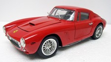 1961 Ferrari 250 GT Berlinetta red 1/18 Universal Hobbies VG picture