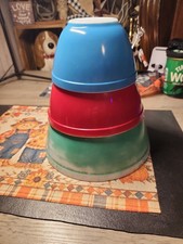 3 Pc Pyrex 60s Colored Bowl Set picture