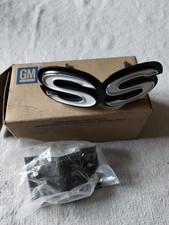 NOS GM 1970- 73 CAMARO SS GRILL EMBLEM Super Sport 3986590 GM picture