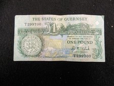 States of Guernsey One Pound Note Banknote 1990-1996 Used picture