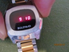 Rare 1976 Bulova N6 red LED W/ Photo Diode Sensor it has automatic night dimming picture