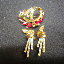 Vtg Crown Trifari Ruby Red Rhinestone Baguette Brooch Clip Earrings Set Pat Pend picture