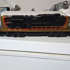 Lionel O Gauge Northern Pacific F3 Diesel Locomotive #2349 Black/Gold picture