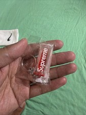Supreme FW18 Level Keychain - Red picture