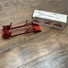 Vintage Tru-Scale Metal Tractor Loader With Original Box L-407 Steel Red *Read* picture