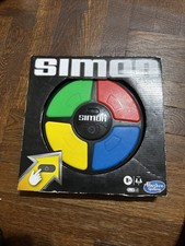Hasbro E93835L0 Simon Handheld Electronic Game picture