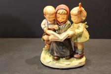 vintage 1992 First Issue Goebel Hummel #458 
