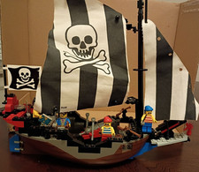 LEGO System 6268 Pirates: Renegade Runner - 99% Complete - See Description picture