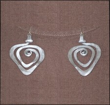 ANTIJOYAS  Handmade ART-2-WEAR Hammered Aluminum TCHAI EARRINGS Heart  HP38 picture