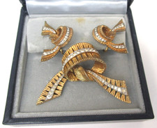 Vintage Jomaz Rhinestone Ribbon Pin and Earring Set in Gobelin Box picture