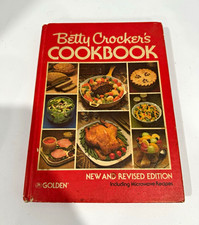 Betty Crocker’s Cookbook New & Revised Edition Microwave Recipes HC 1981 picture
