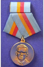 VINTAGE CUBAN MEDAL ORDER CIRO REDONDO JULY 26 MOVEMENT LEADER REPUBLIC AWARD picture