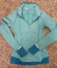 Lululemon Women’s Size XS  Runderful 1/4 Zip Pullover Reflective Thumbhole Green picture