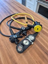 Scubapro regulator set with MK11 first stage, C370 second stage, R105 octopus picture