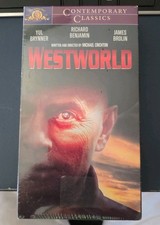 Westworld VHS 1973 Sci-Fi Thriller MGM/UA Home Video Classic picture