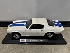 Maisto 1:18 Diecast Special Edition 1971 Chevrolet Camaro WHITE BLUE NEW IN BOX picture