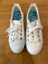 Sneakers Blowfish Malibu Canvas White - SZ 7 picture