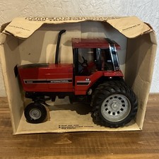 ERTL International 5288, 1/16 scale, with cab and dual rear tires picture