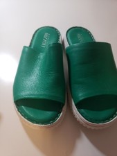 New Fratelli Rizzoli Vibrant Green Leather Slides Sandals Size 37 picture