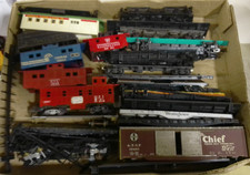 LARGE LOT OF HO SCALE BODIES AND FRAMES FOR KITBASHING OR SCRAPYARD SCENE LOT F picture