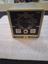 BLUE M ELECTRIC BM116908  TYPE J TEMPERATURE CONTROLLER picture