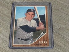 1962 Topps Baseball  Base Card  Yogi Berra  Card #360  Yankees HOF Legend picture