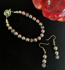MAJORICA Brand Iridescent Purple Bracelet with Matching earrings. Gift Box. picture