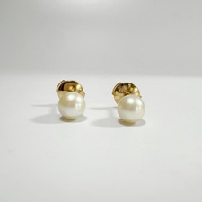 Vintage 18k Gold and pearl stud earrings picture