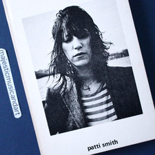 PATTI SMITH 1972 FIRST EDITION POETRY BOOK picture