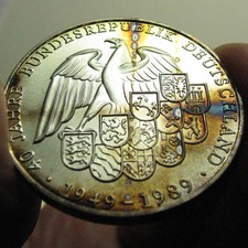 1989 Germany, 1 troy ounce, .999 Silver Medal, Fall of the Berlin Wall, Toned picture