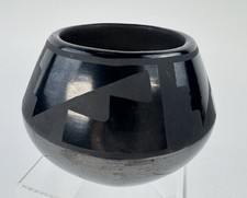 Maria Julian Martinez San Ildefonso Blackware Pot Marie + Julian 1925-43 picture