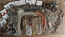 Premier Designs Jewelry Lot Wearable Necklaces Bracelets Earrings Pendants 52+ picture