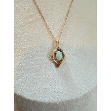 Vintage 10K Solid Gold Natural Opal Tiny Accent Diamond Pendant Necklace picture