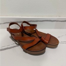 Cushionaire Saga Platform Sandals Whiskey Brown Strappy Ankle Crossover Women picture