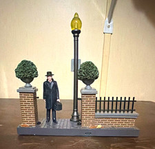 Dept 56 The Exorcist Village MacNeil Gate Fence Figurine 6014687*no open gate pc picture