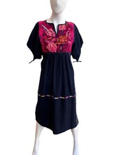 Vintage 70s Guatemalan Cotton Short Sleeve Hand Embroidered Dress - Size S picture