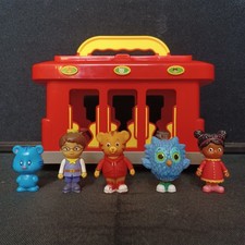 2015 Daniel Tiger's Neighborhood Electronic Trolley And Figures Lot O Tigey  picture