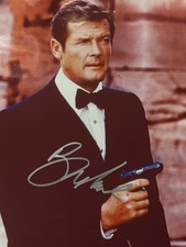 Roger Moore Signed Original Photo w/ COA - Sasha & Sadie's Celebrity Autographs picture