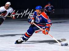Wayne Gretzky Signed 8x10 Cut Photo Autograph HOF COA NHL  picture