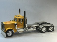 Jada Hot Rigz Peterbilt 379 Day Cab Yellow 1:32 Die Cast Rare Color picture