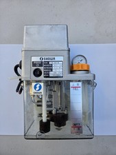 Showa LCB4011B Automatic Lubrication Pump 0.1L/min 2L Reservoir 200VAC picture