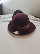 Vintage Georgi Burgundy 100% Wool Felt Fedora with Feather Detail picture
