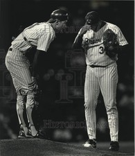 1992 Press Photo Andy Allanson and Jaime Navarro of the Milwaukee Brewers picture